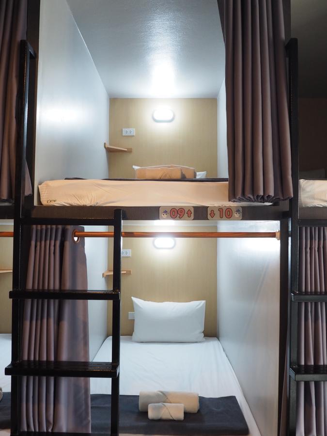 Hostel A Nighttime Krabi town Exterior foto